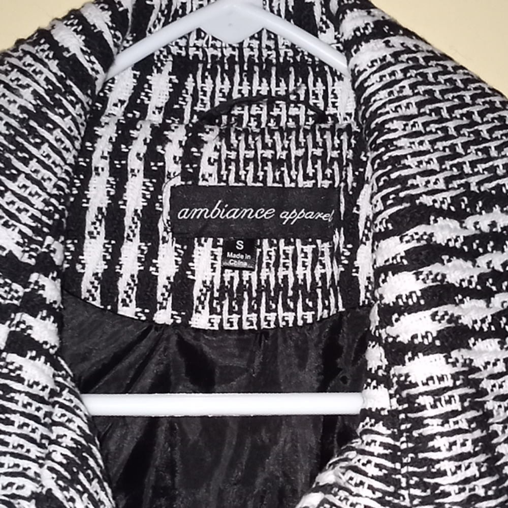 Black and white plaid coat - Picture 3 of 6